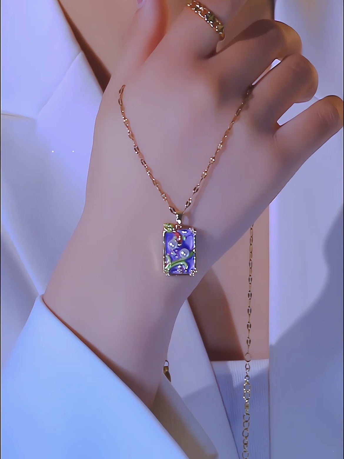 Calenvi – Vintage Bloom Necklace