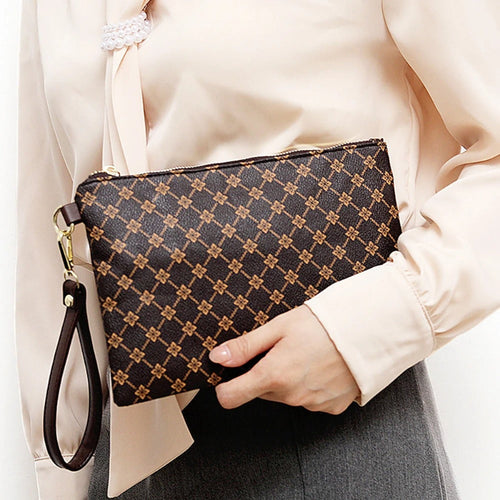 Calenvi Fashionable Wristlet Clutch